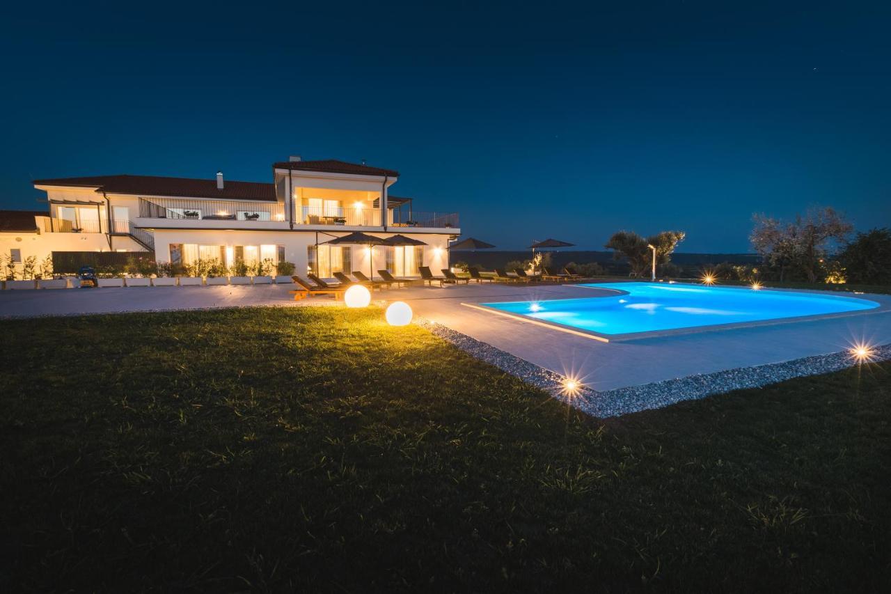Wine Residence Cattunar Brtonigla Exterior photo